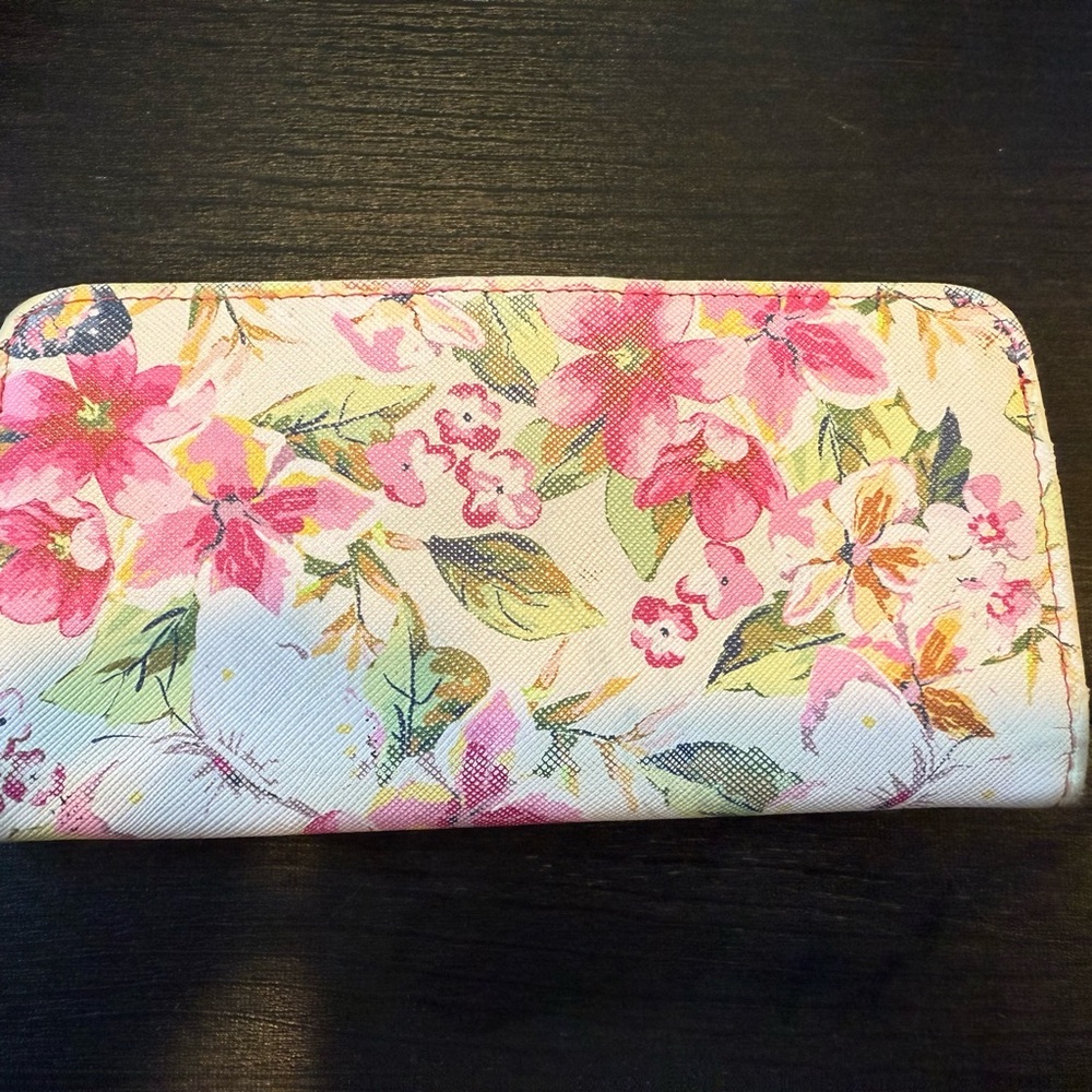 SOLD!!!!  






Floral Women's Wallet